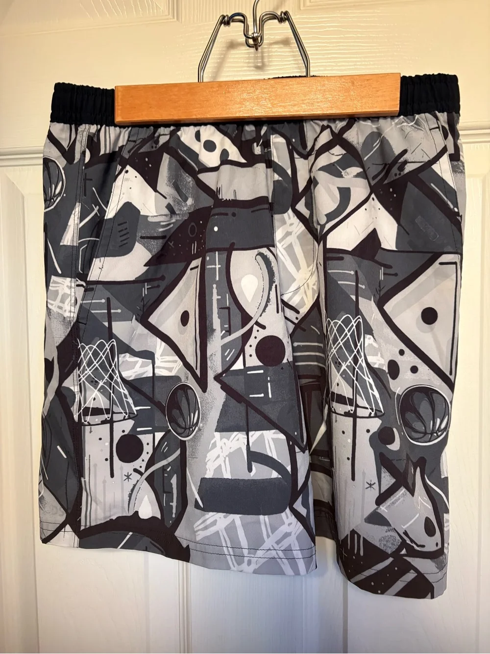 DSG Boys Basketball Graphic Shorts Gray Black Youth L 14-16. WORN ONCE